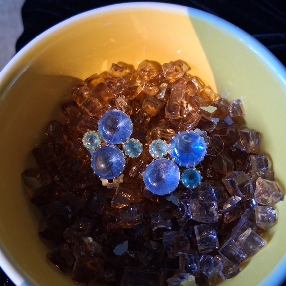 Elegant Vintage Blue and Gold Clip On Earrings - Picture 2 of 5